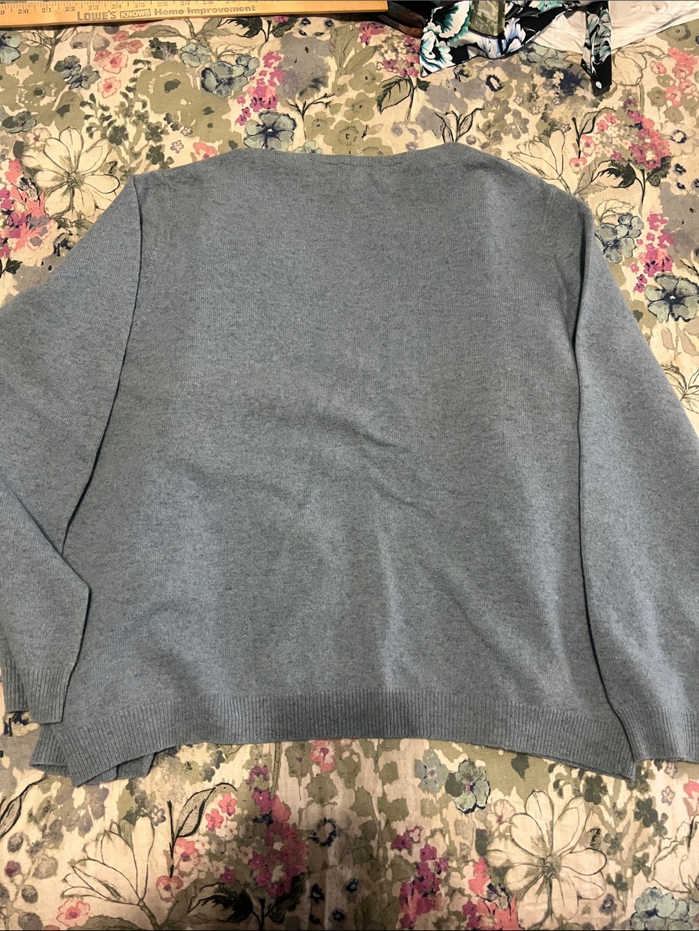 Vintage Van Heusen Lambswool Embroidered Button-Front Sweater Cardigan - Picture 7 of 7